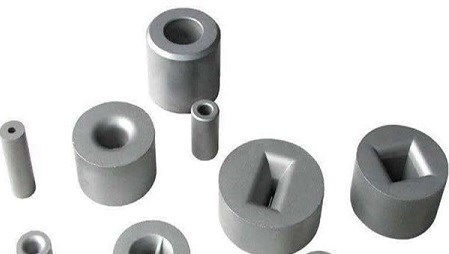 硬質(zhì)合金模具(jù)材料需要具(jù)備哪些性能(néng)？